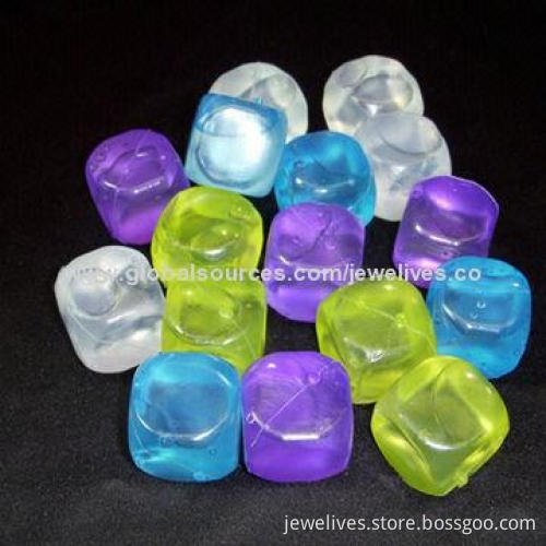 BPA-free reusable plastic ice cubes, won't dilute drinks